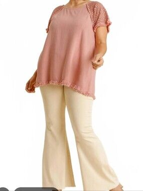 Umgee Linen Crochet Short Sleeve Blouse